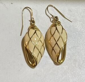 Vintage Trifari Signed Gold Tone Enamel Conch Shell Pierced Earrings Estate